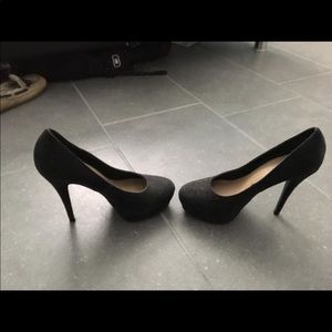 Johanna black heels by Lauren Conrad